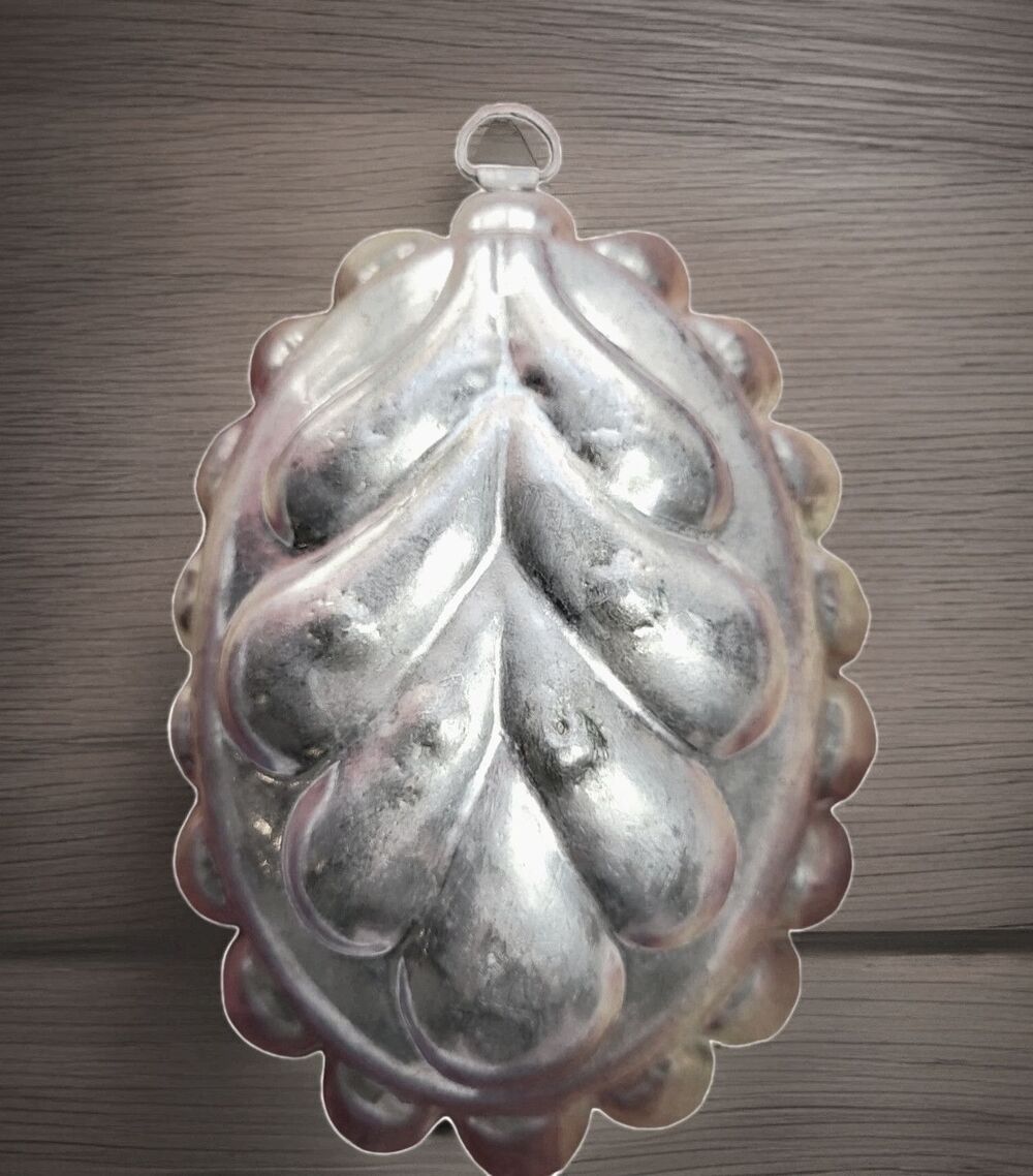 Fleur De Lis Aluminum European Baking Mold Vintage Kitchen Decor